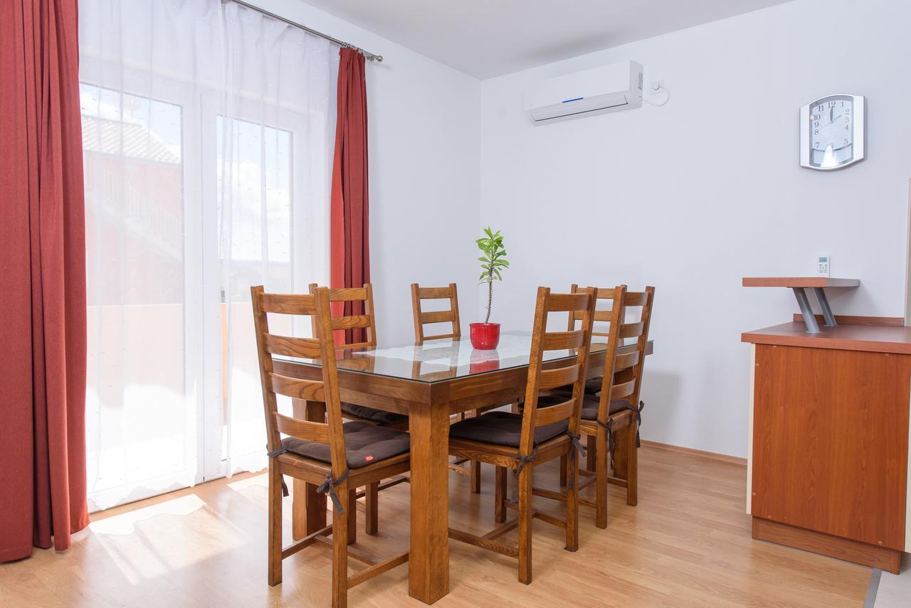 Apartment Drmic Kaštela المظهر الخارجي الصورة